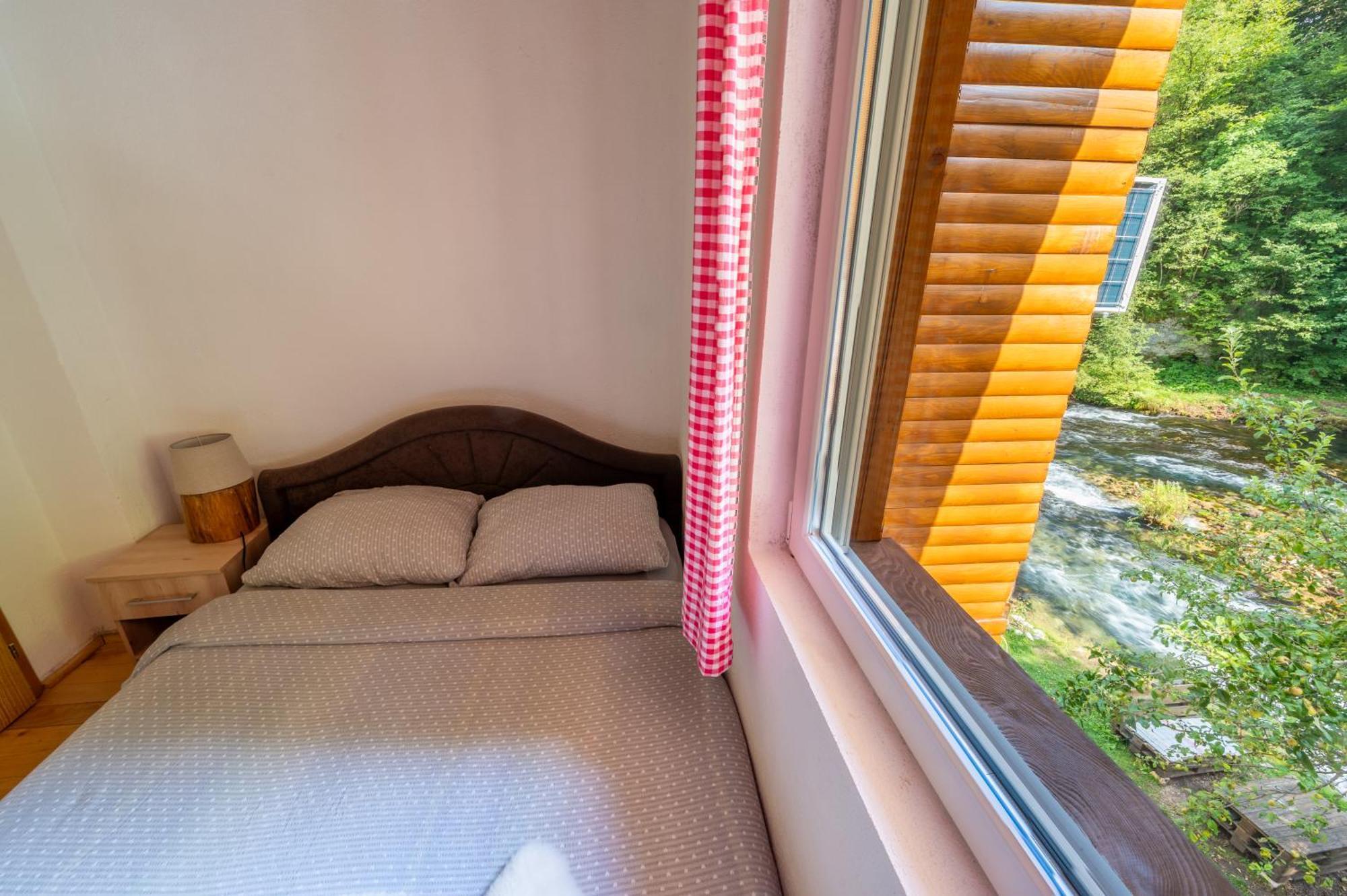 Domacinstvo Na Kraju Svijeta Country house Sipovo