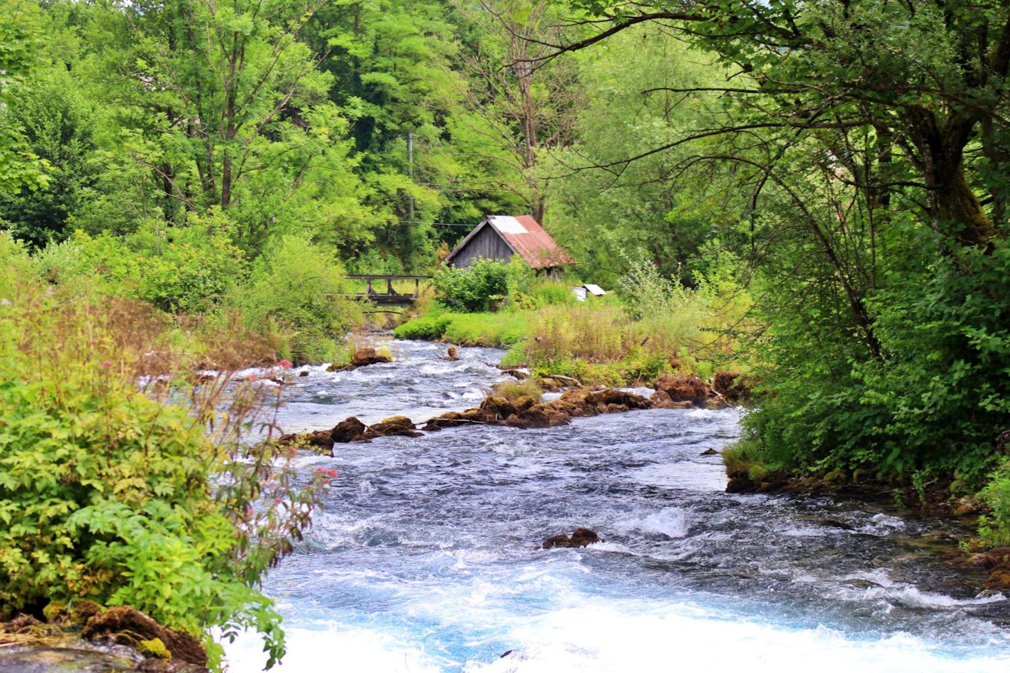Domacinstvo Na Kraju Svijeta Country house