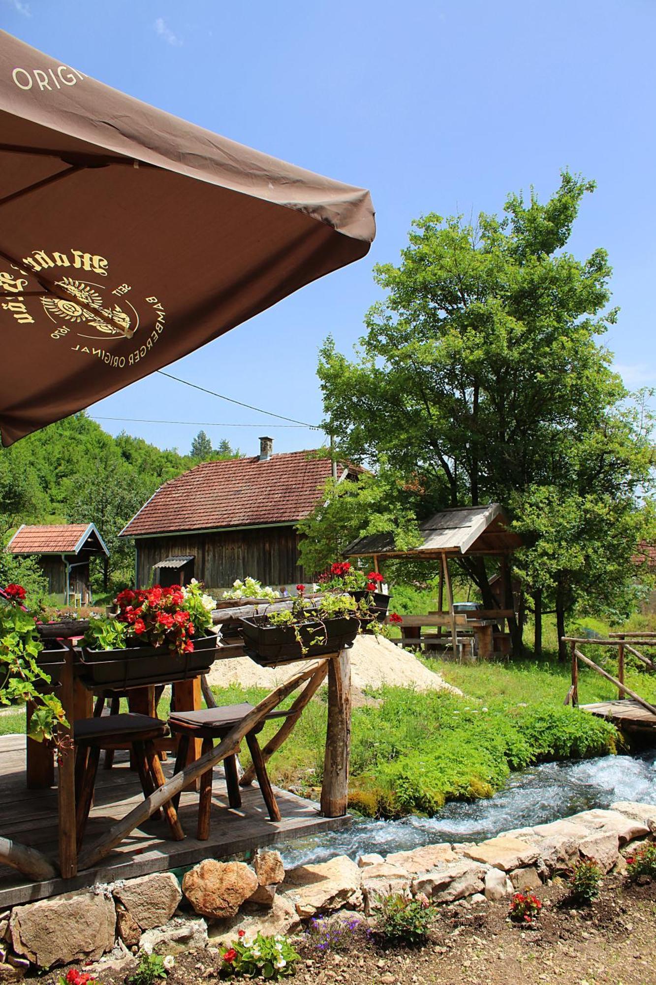 Country house Domacinstvo Na Kraju Svijeta Sipovo