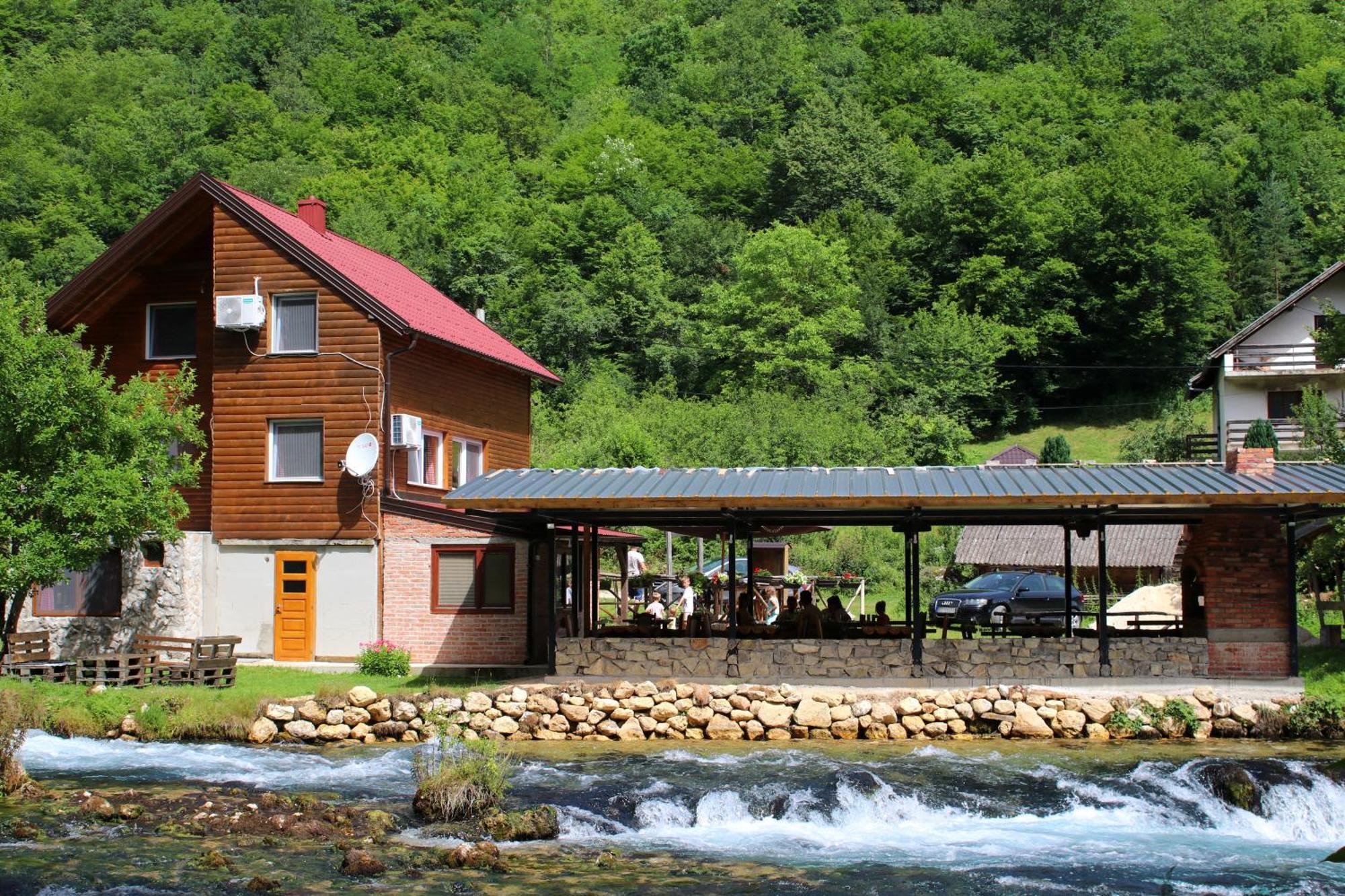 Country house Domacinstvo Na Kraju Svijeta Sipovo